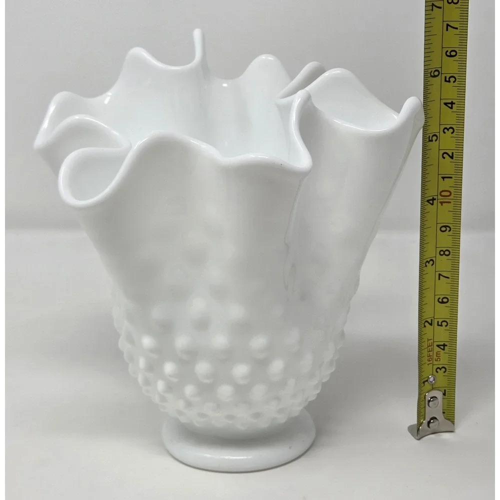 Unmarked white hobnail